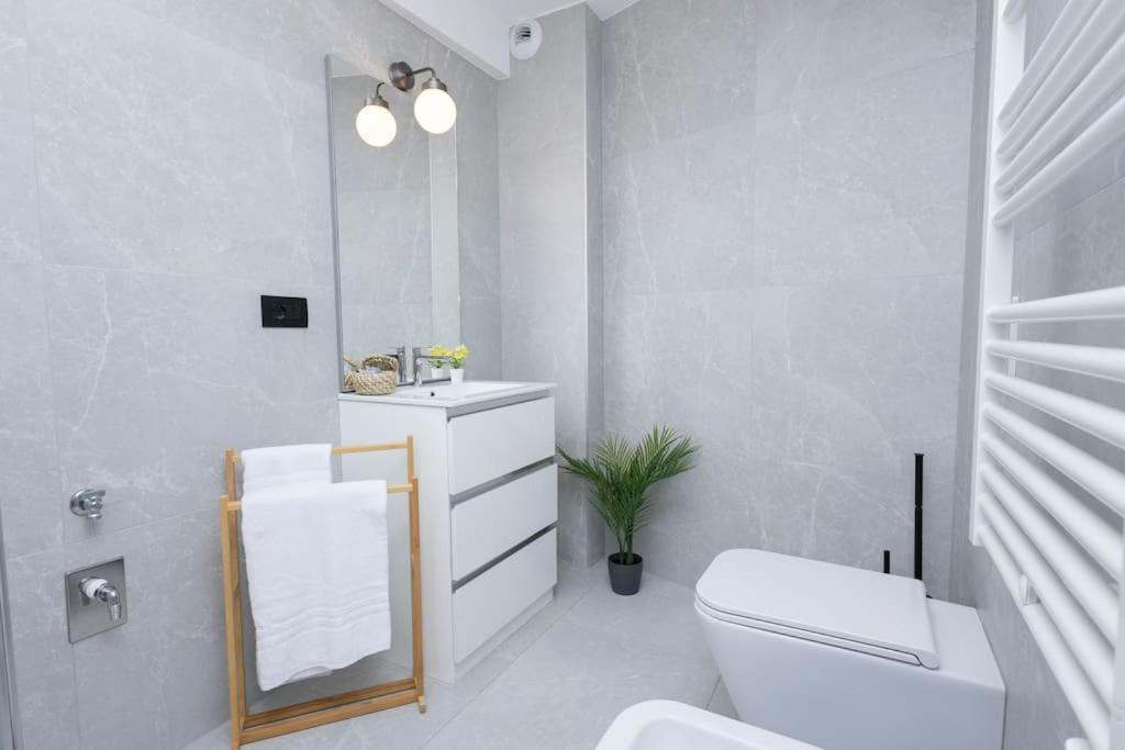 Darsena Charming Apartment By 101Flats Milan Exterior photo